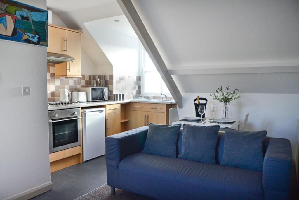 Modern Attic Studio Apartment With Harbour Views بينزانس المظهر الخارجي الصورة
